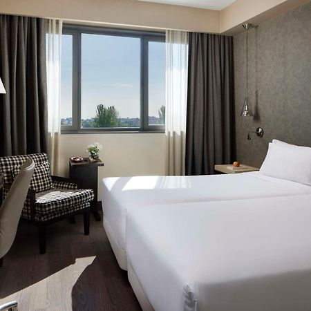 Nh Alcorcon Hotell Exteriör bild