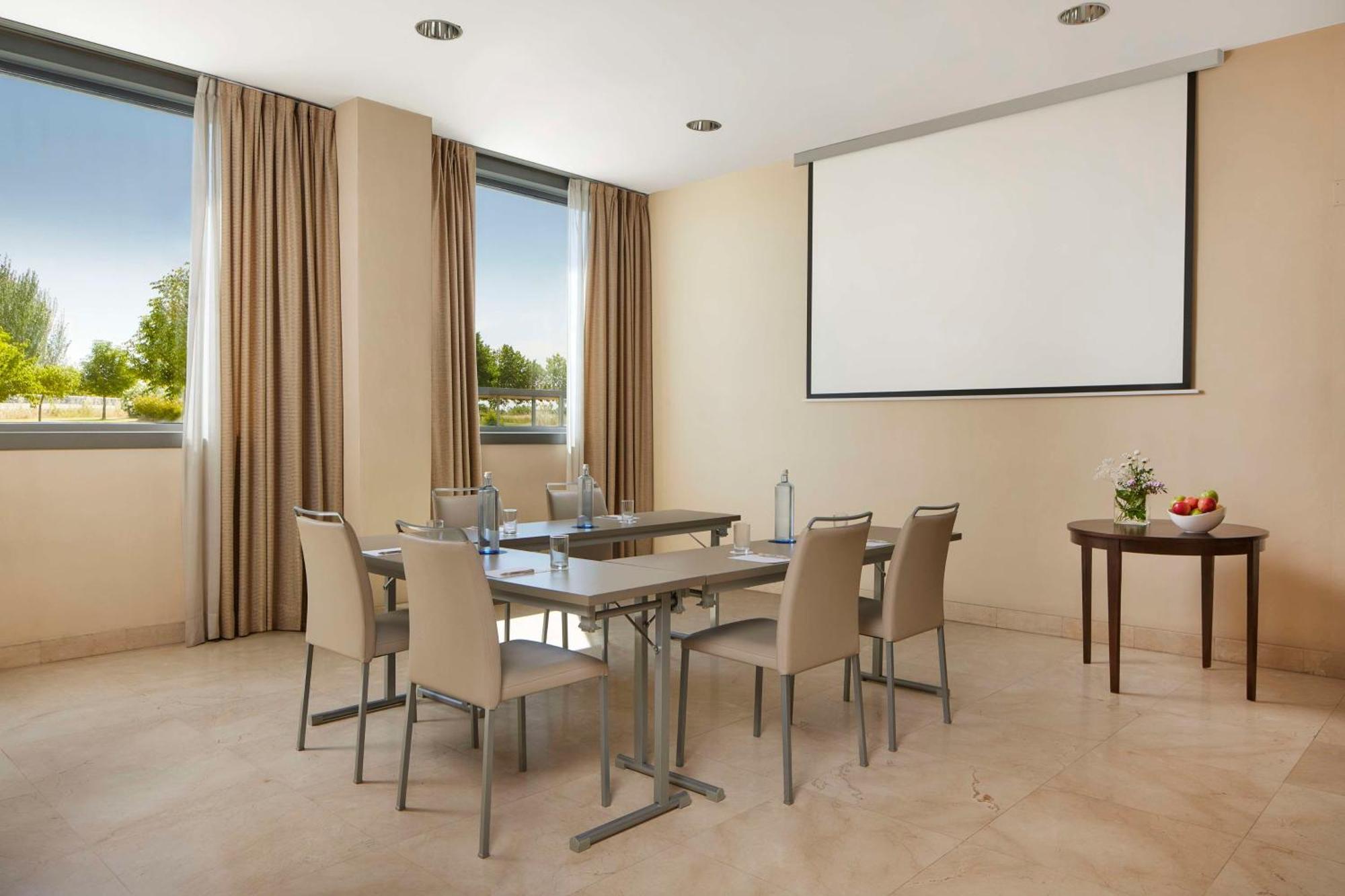 Nh Alcorcon Hotell Exteriör bild