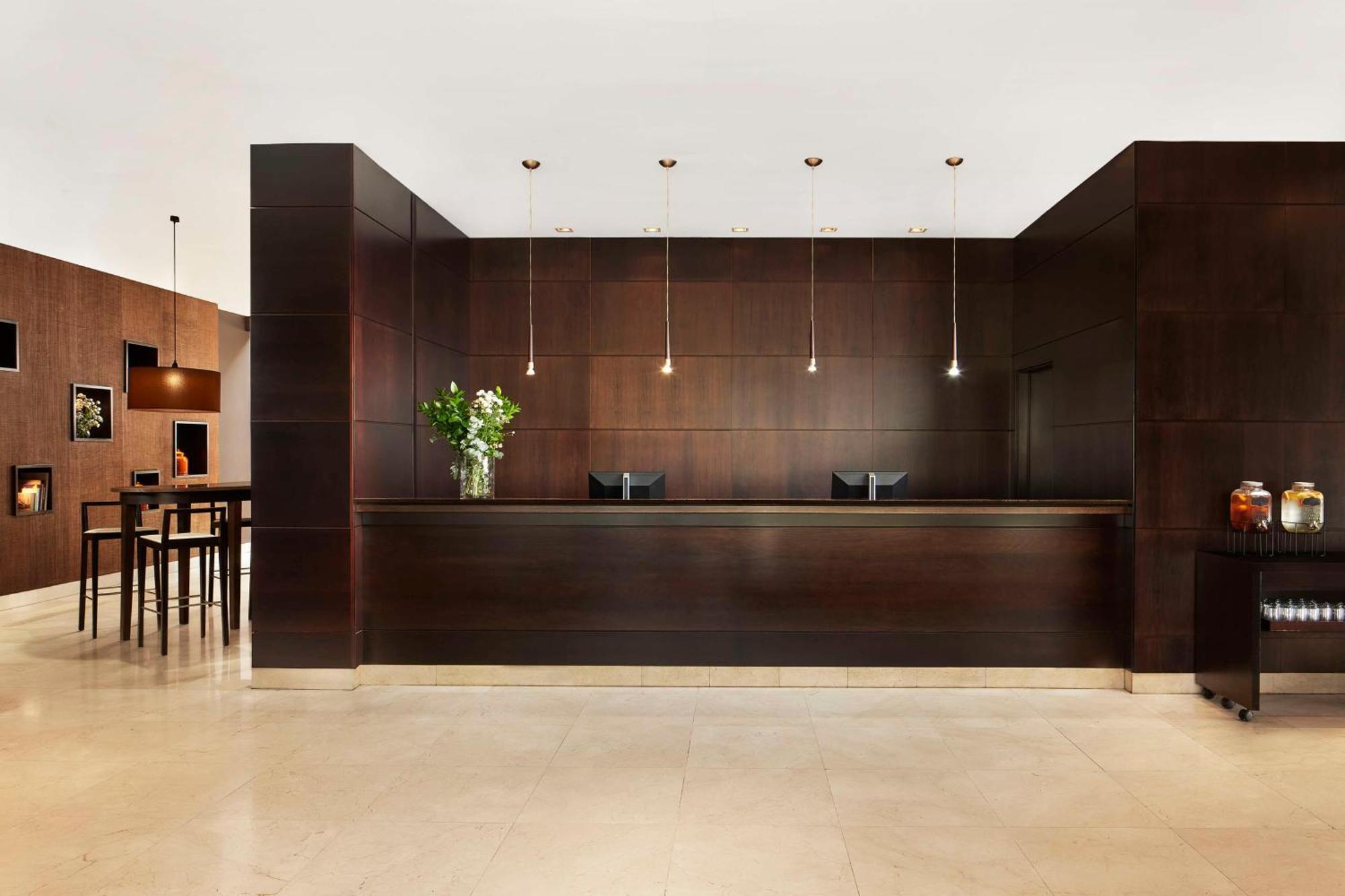 Nh Alcorcon Hotell Exteriör bild