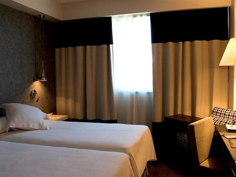 Nh Alcorcon Hotell Exteriör bild