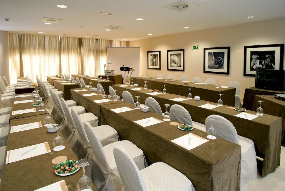 Nh Alcorcon Hotell Exteriör bild