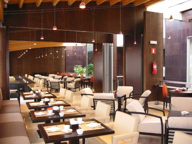 Nh Alcorcon Hotell Exteriör bild