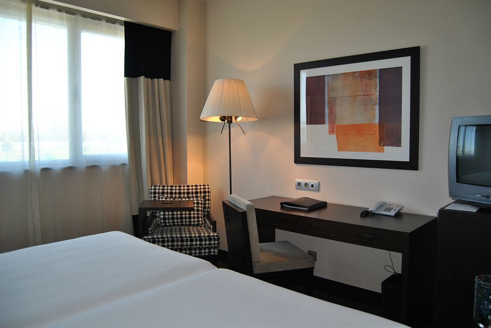 Nh Alcorcon Hotell Exteriör bild