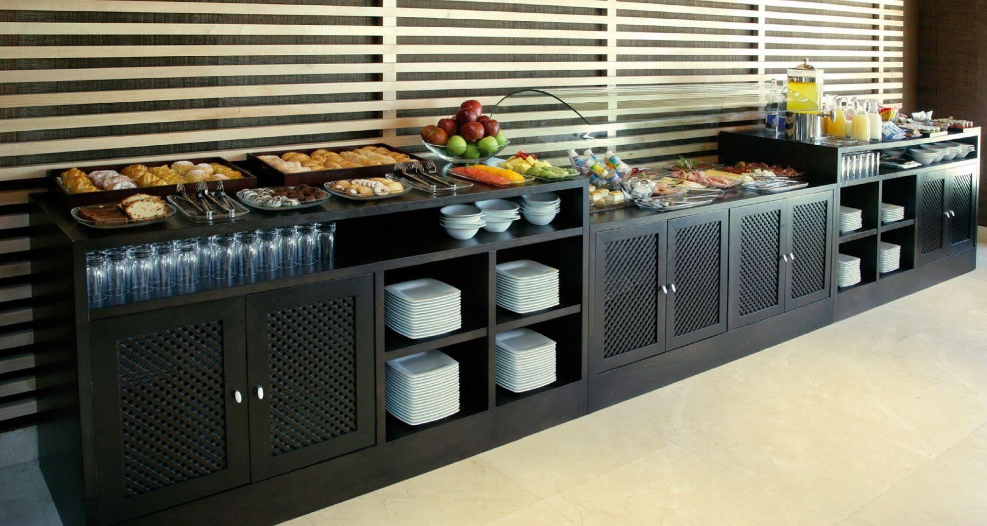Nh Alcorcon Hotell Exteriör bild