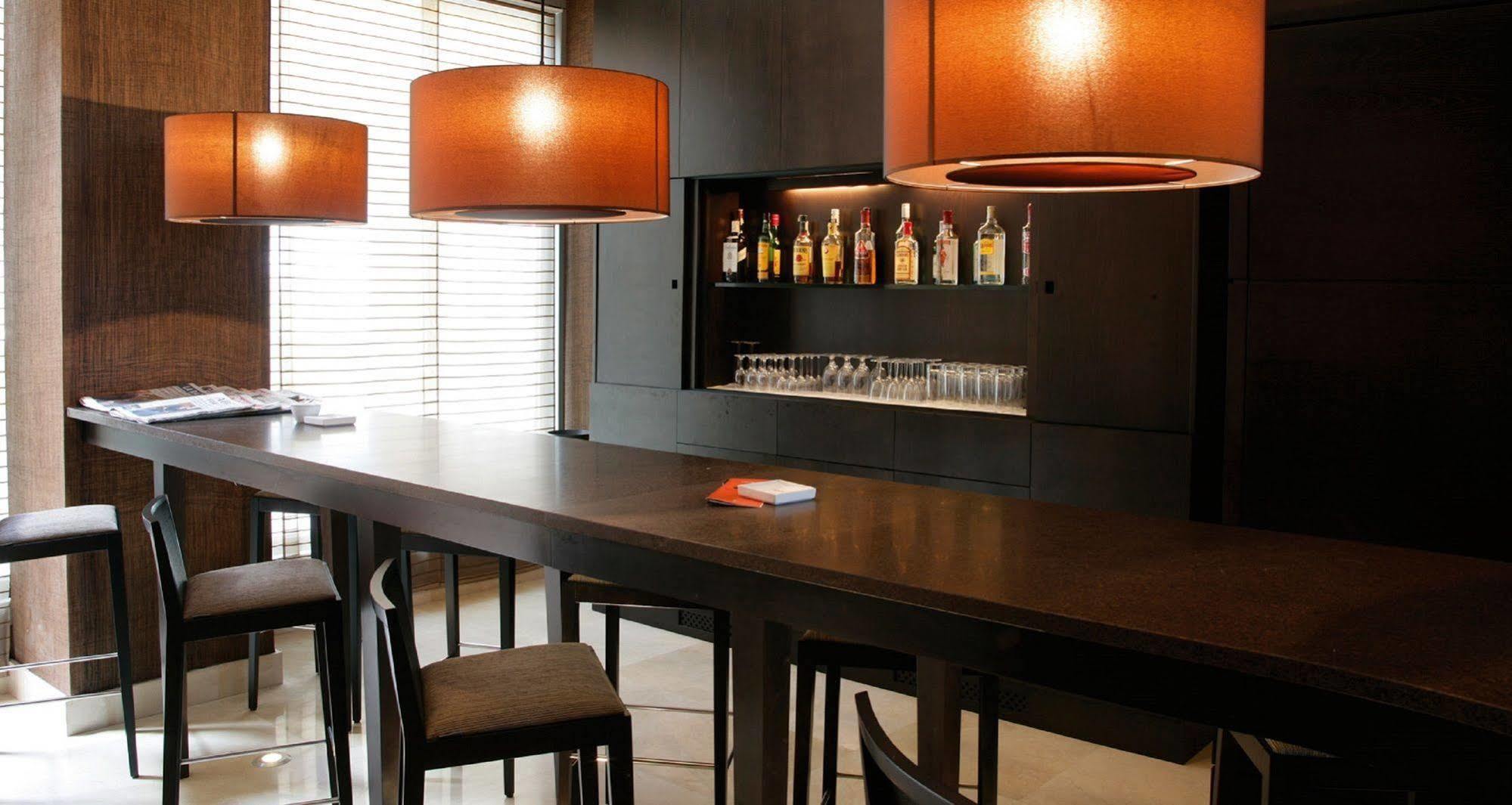 Nh Alcorcon Hotell Exteriör bild