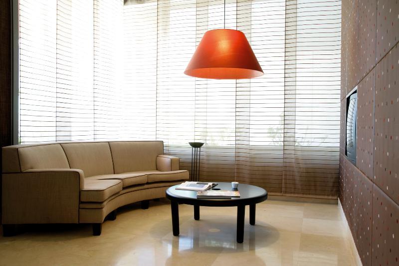 Nh Alcorcon Hotell Exteriör bild