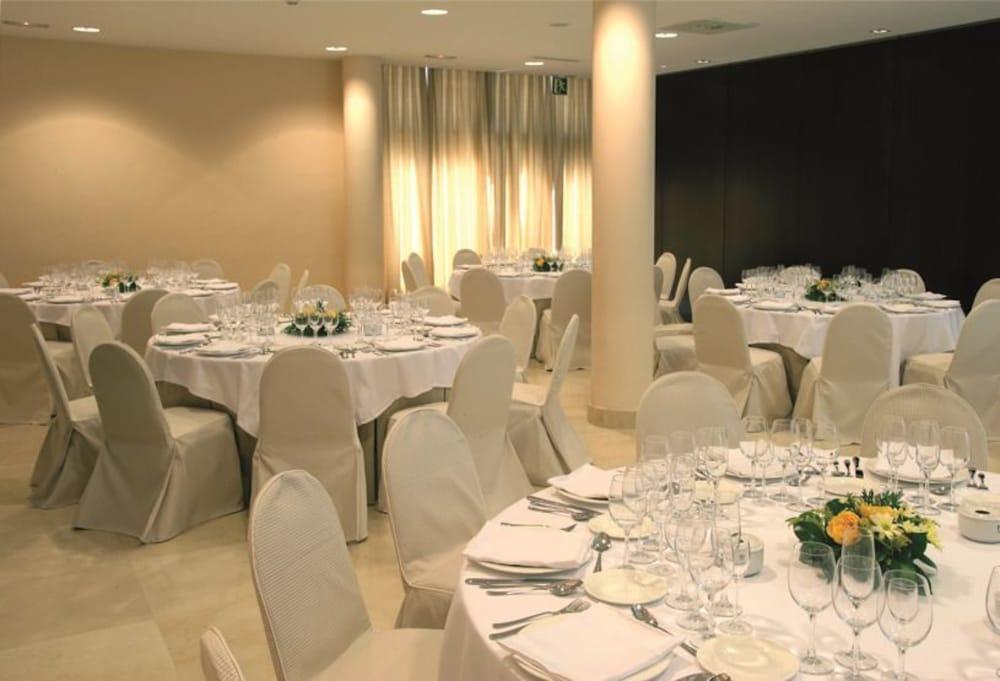 Nh Alcorcon Hotell Exteriör bild